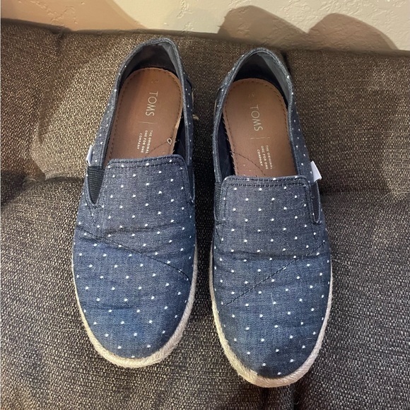 TOMS Espadrille Flats - Picture 5 of 6